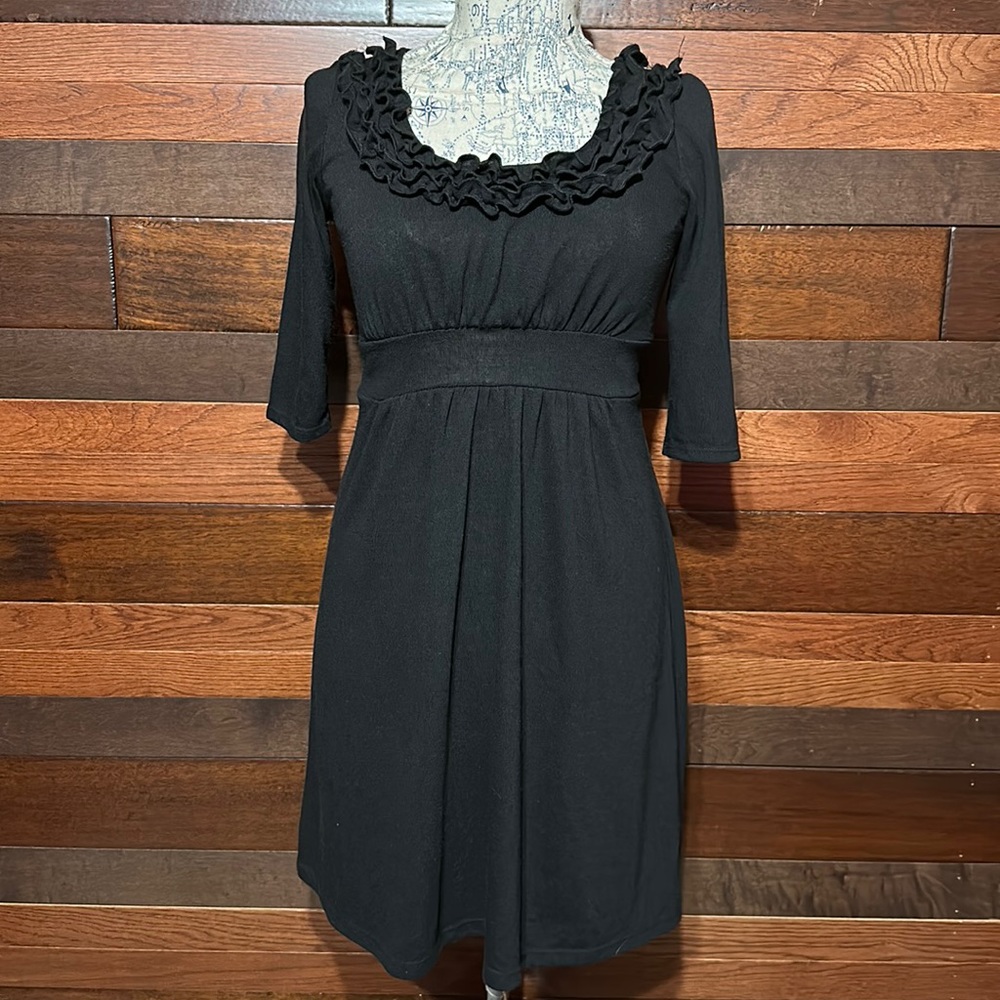 Star Vixen Ruffled Scoop Neck 3/4 Sleeve Empire Waist Black Midi Dress